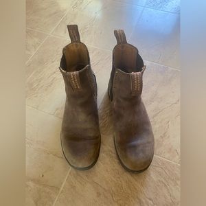 Blundstone women’s boots. Loved but in great condition